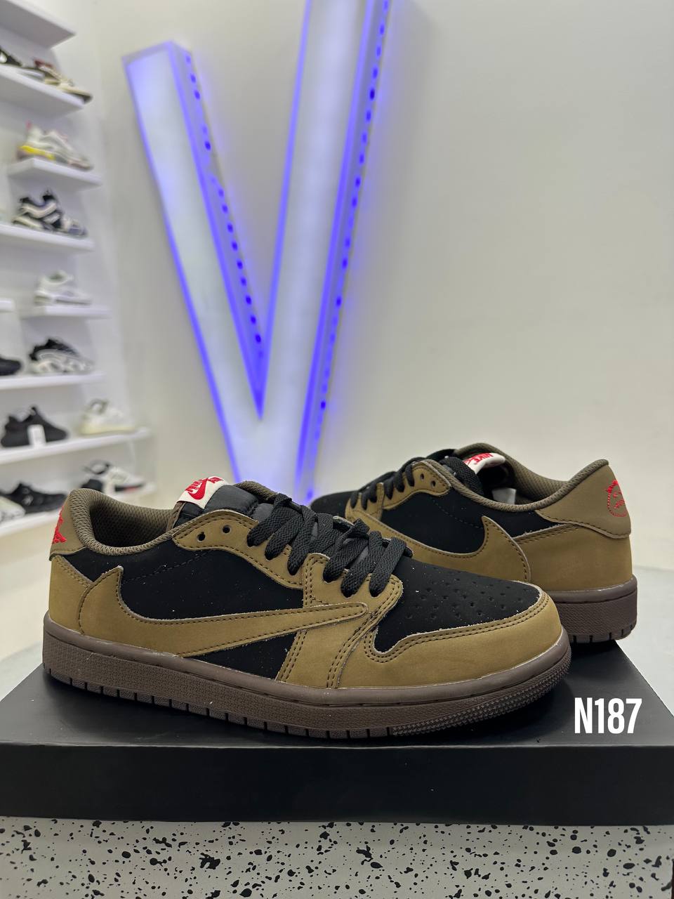 Jordan 1 Retro Low Travis Scott “Velvet”