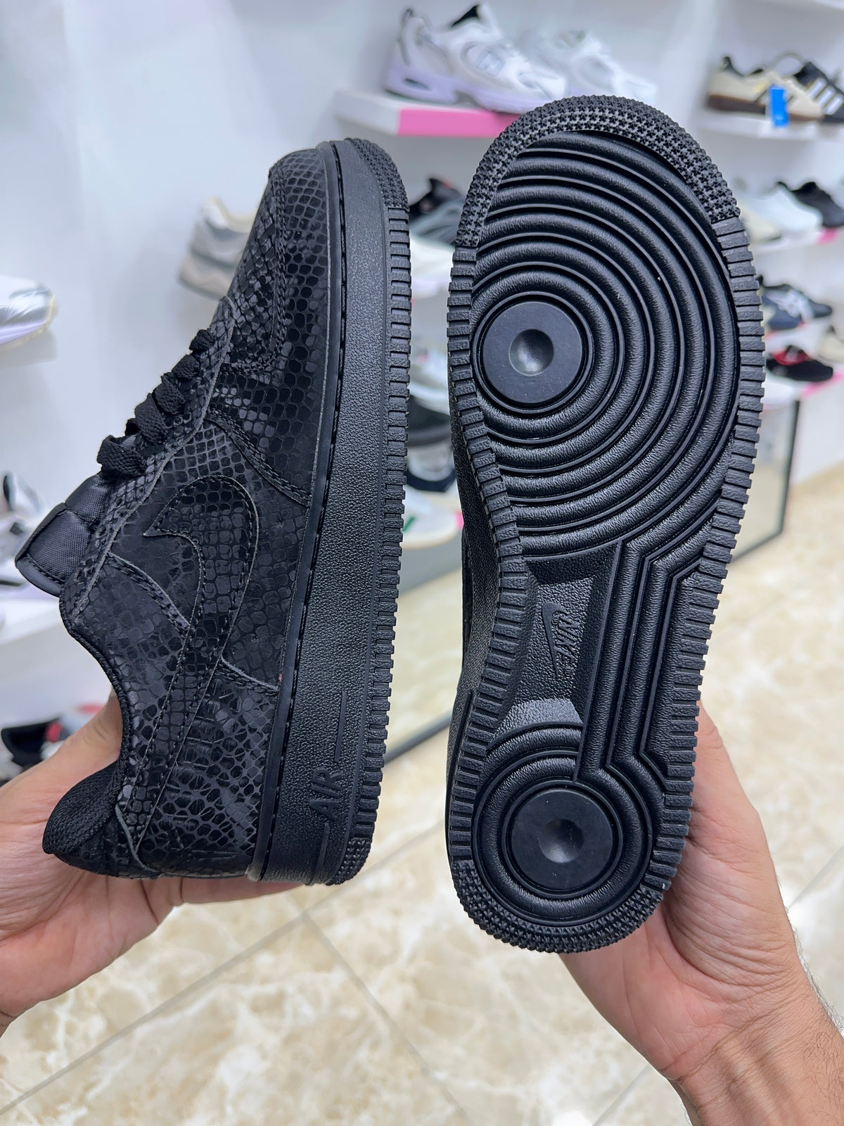 Nike Air Force 1 LOW Triple Black Kobe Bryant