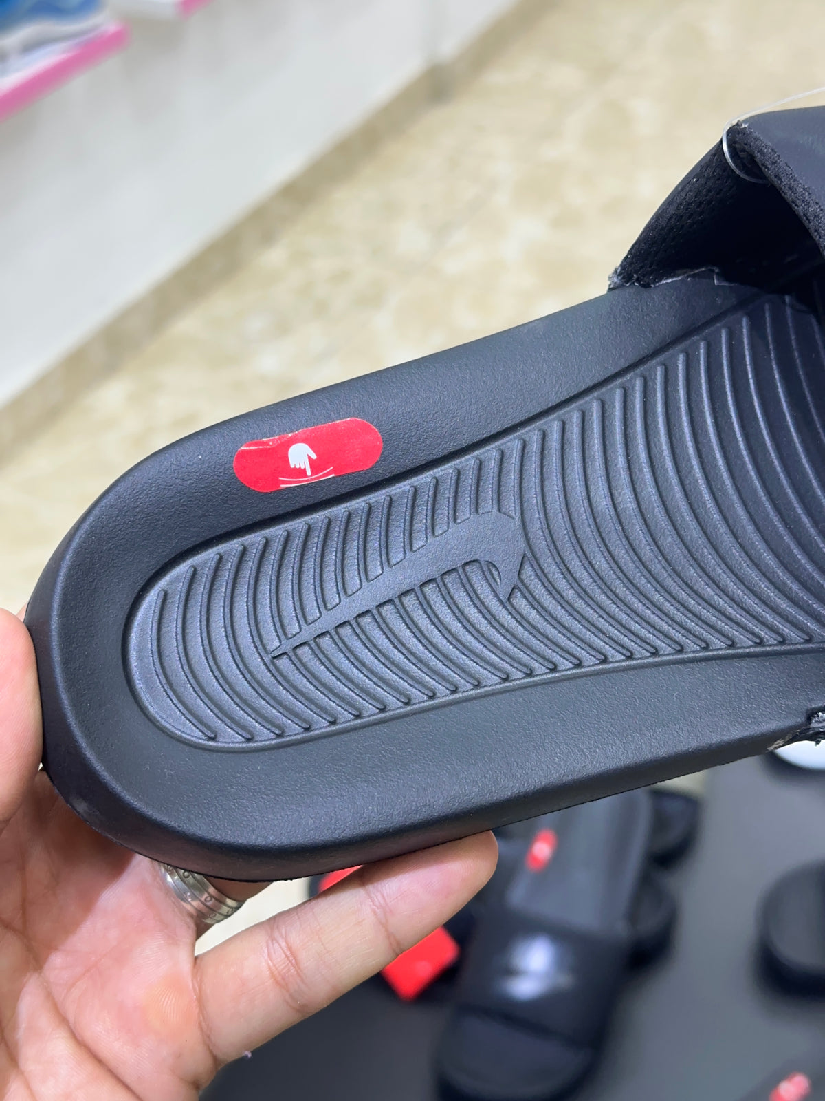 Nike Victori One (Nike Tick) - Black T1