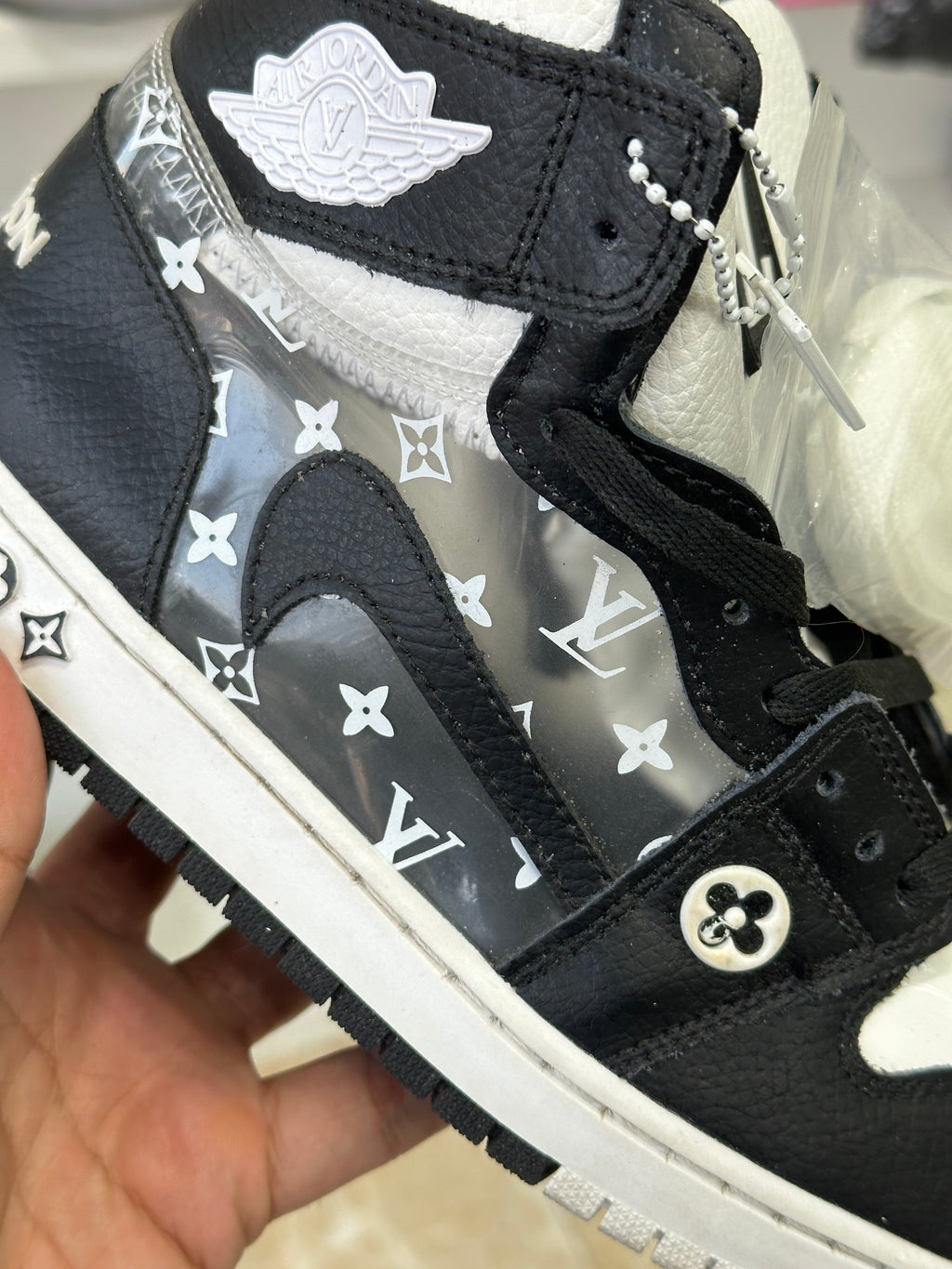 Jordan 1 Louis Vuitton