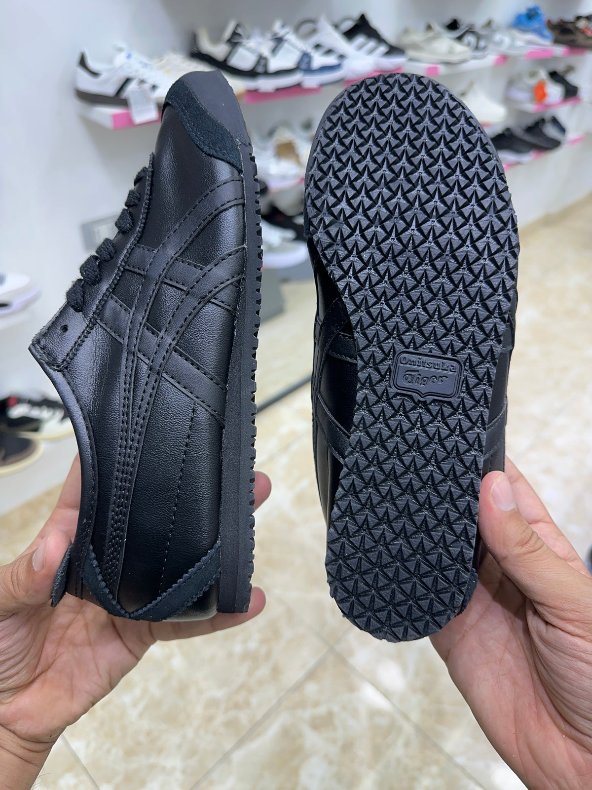 Onitsuka Tiger Mexico 66 Triple Black