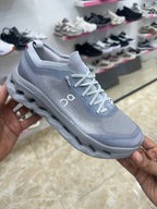 On Running Cloudtilt Moon Zendaya Glacier Alloy