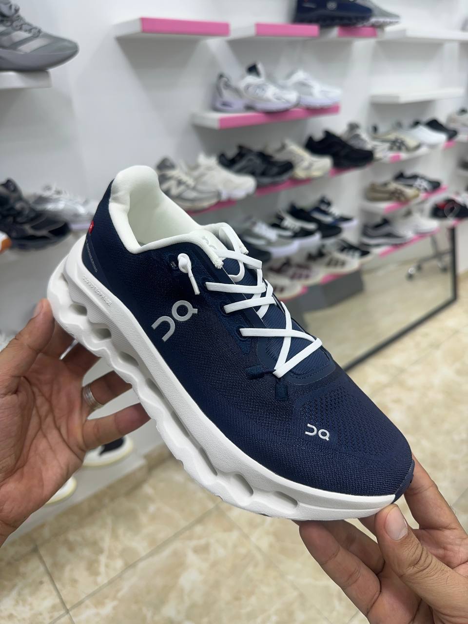 On Running Cloudtilt navy blue white sole&assents