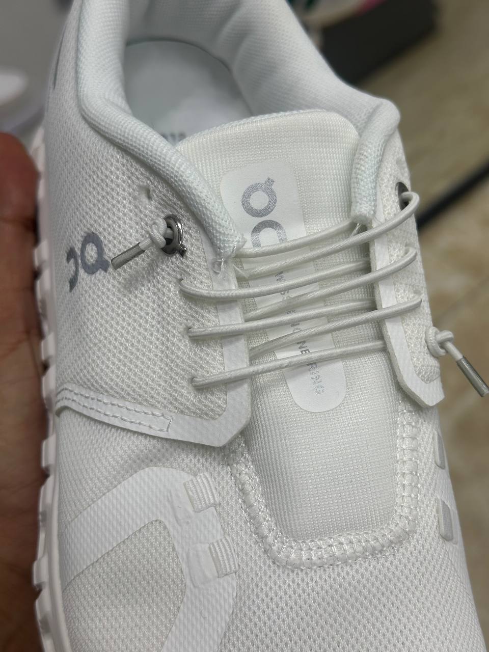 On Running Cloud 6 All White