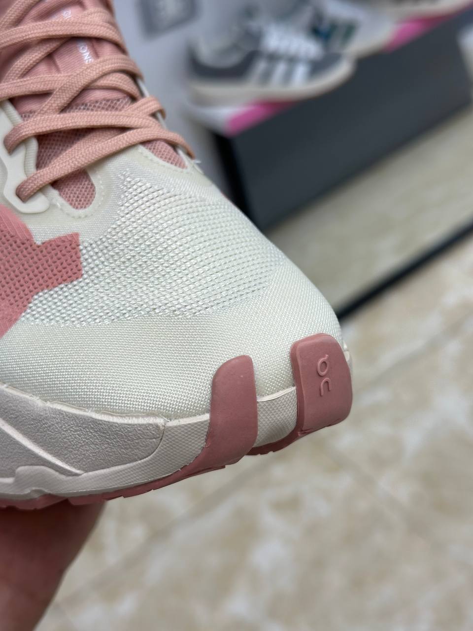 On Running On Cloudmonster 3 Hyper Ivory / Peony pink