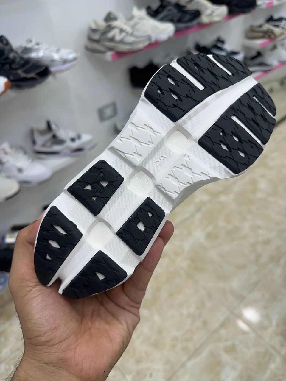 On Running On Cloudmonster 3 Hyper black ivory gray WHITE