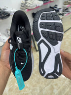 Nike Structure 26 Black/White