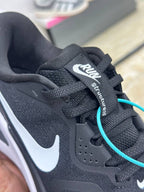 Nike Structure 26 Black/White