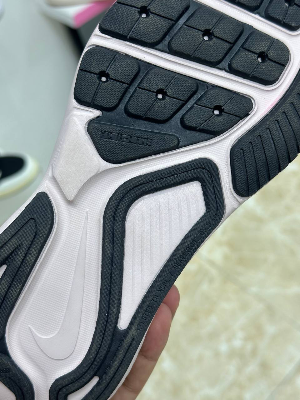 NIKE STRUCTURE 26 WHITE BLACK GLACIER ICE HYPER