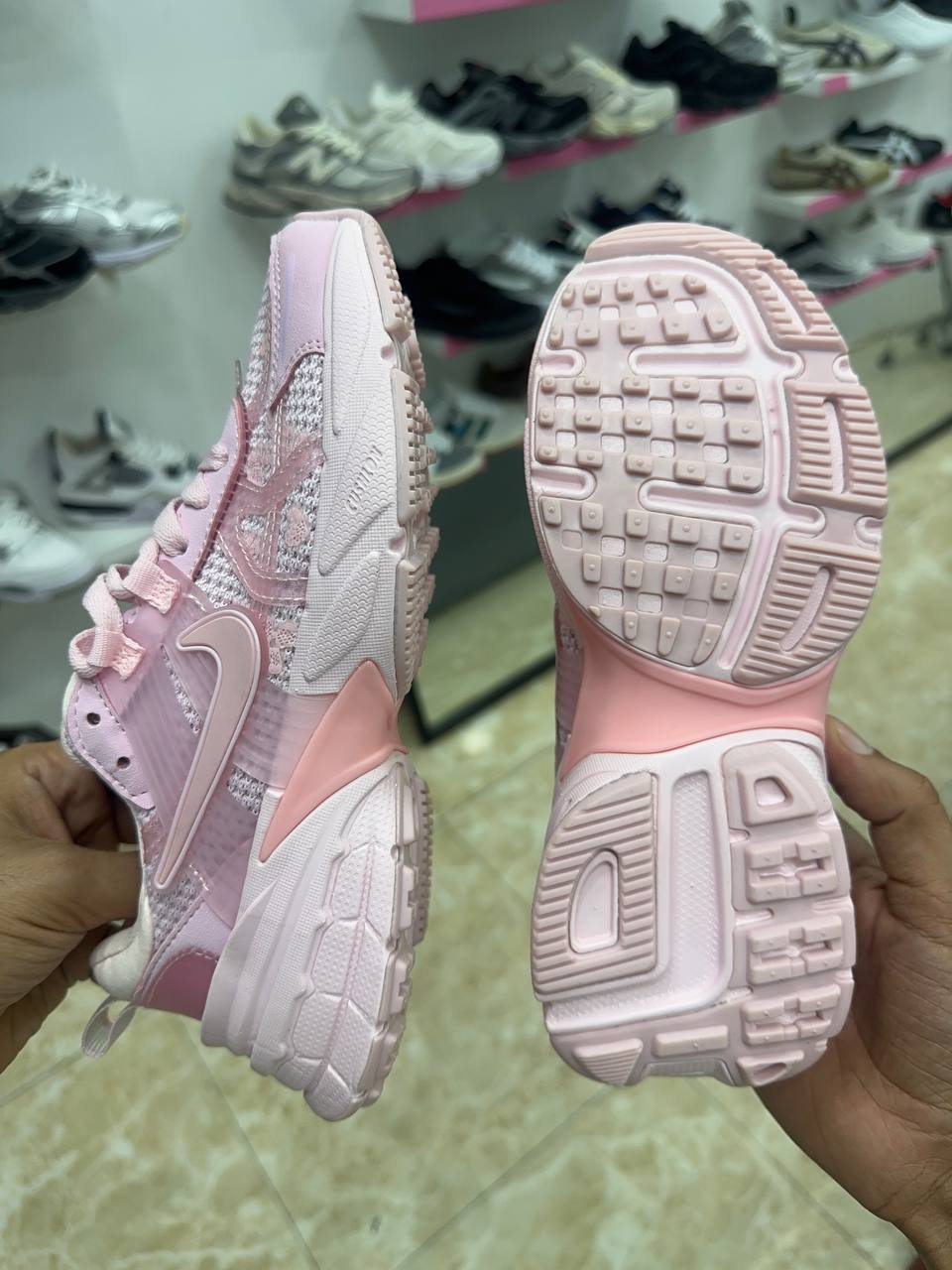 Nike V2K Run Pink Foam white