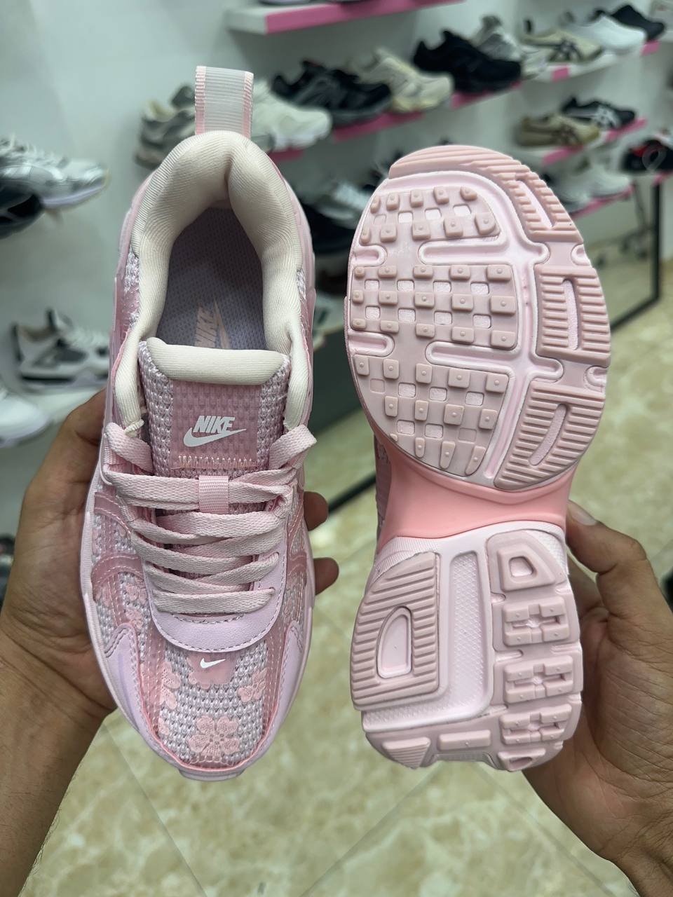 Nike V2K Run Pink Foam white