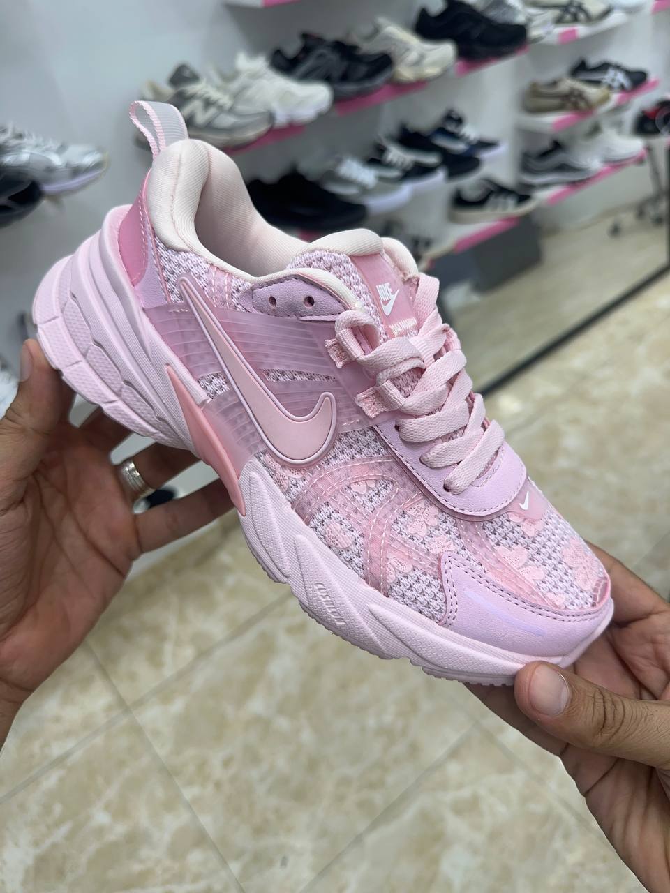 Nike V2K Run Pink Foam white
