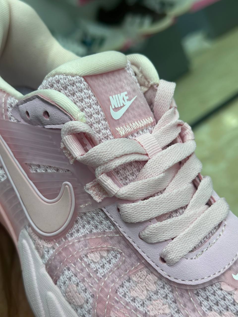 Nike V2K Run Pink Foam white