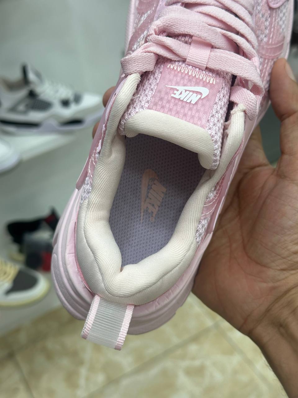 Nike V2K Run Pink Foam white