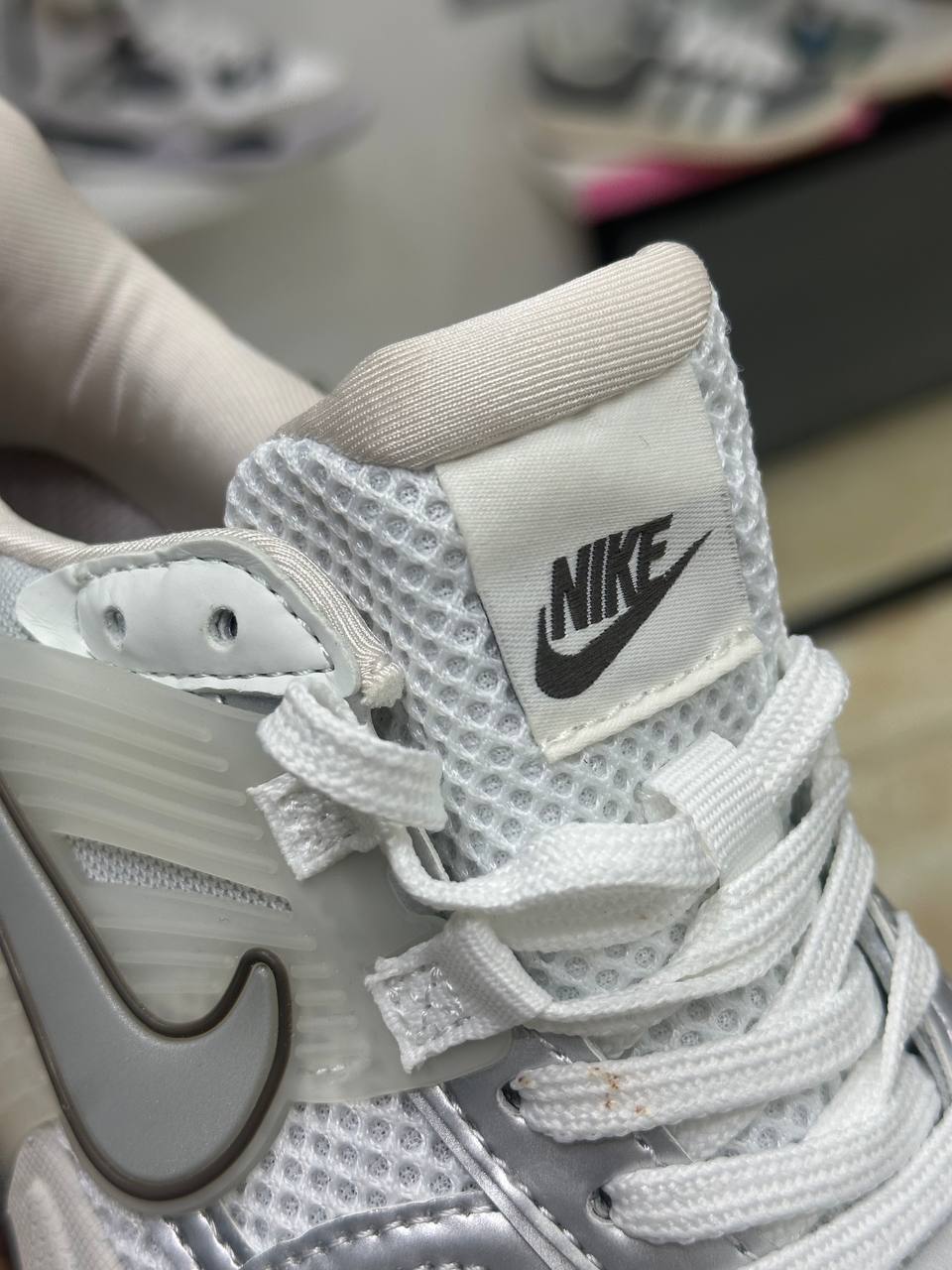 Nike V2K Run Metallic Silver Cave Stone pink