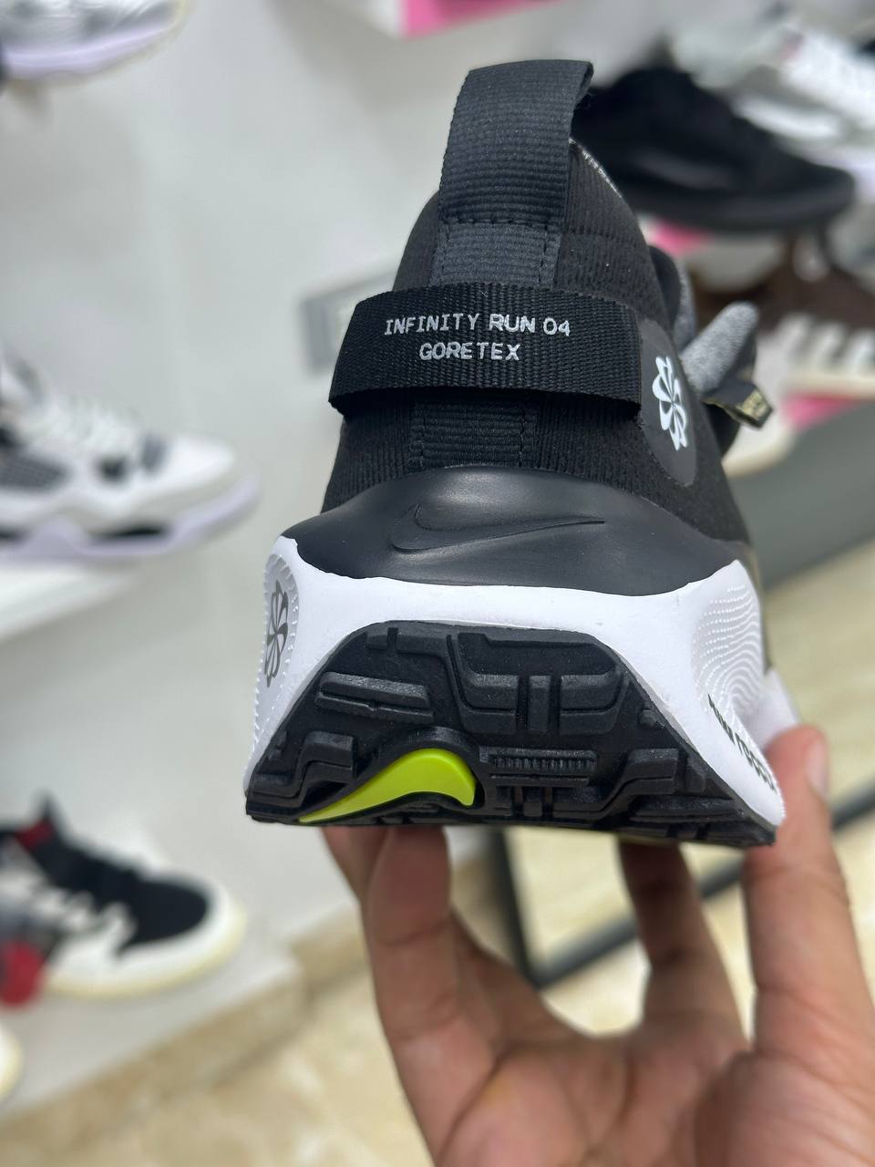Nike ReactX Infinity Run 4 GORE-TEX black white