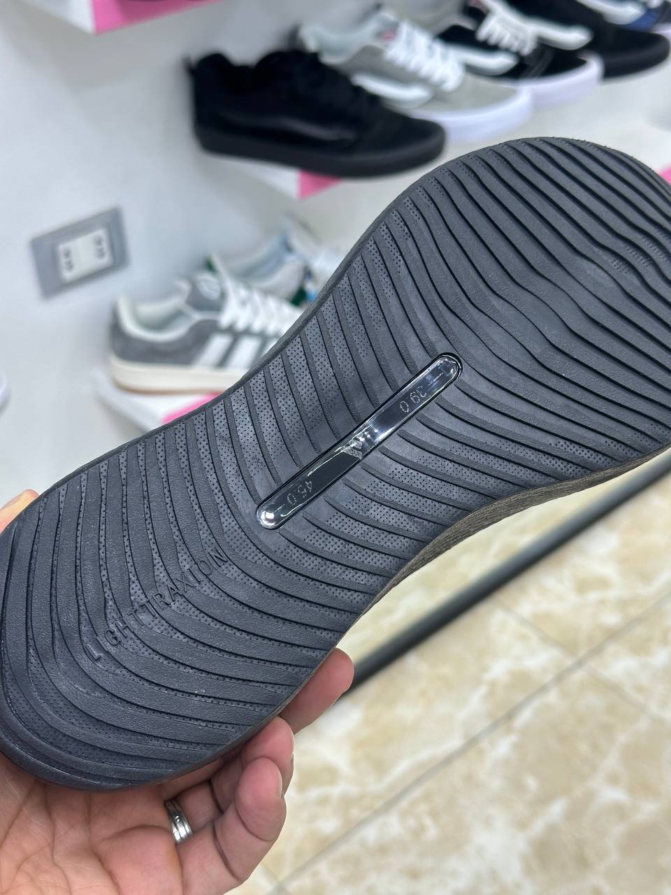 Adidas HYPERBOOST EDGE Running BLACK white Accents