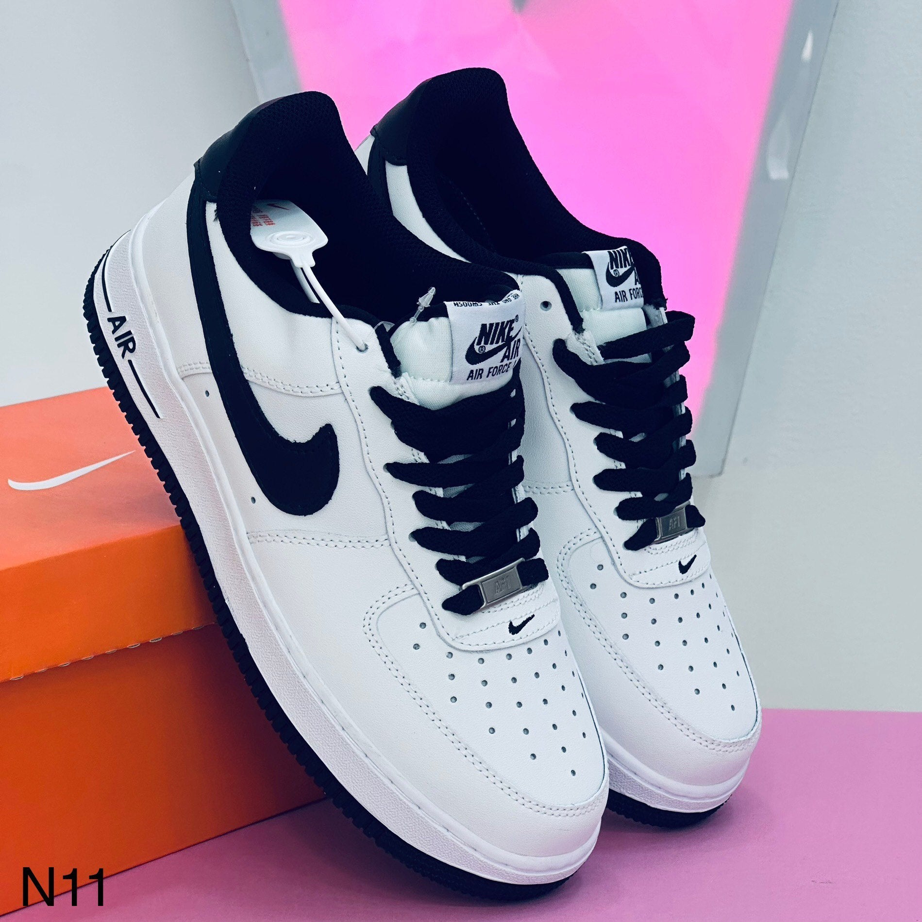 Air Force 1 low “White Black”