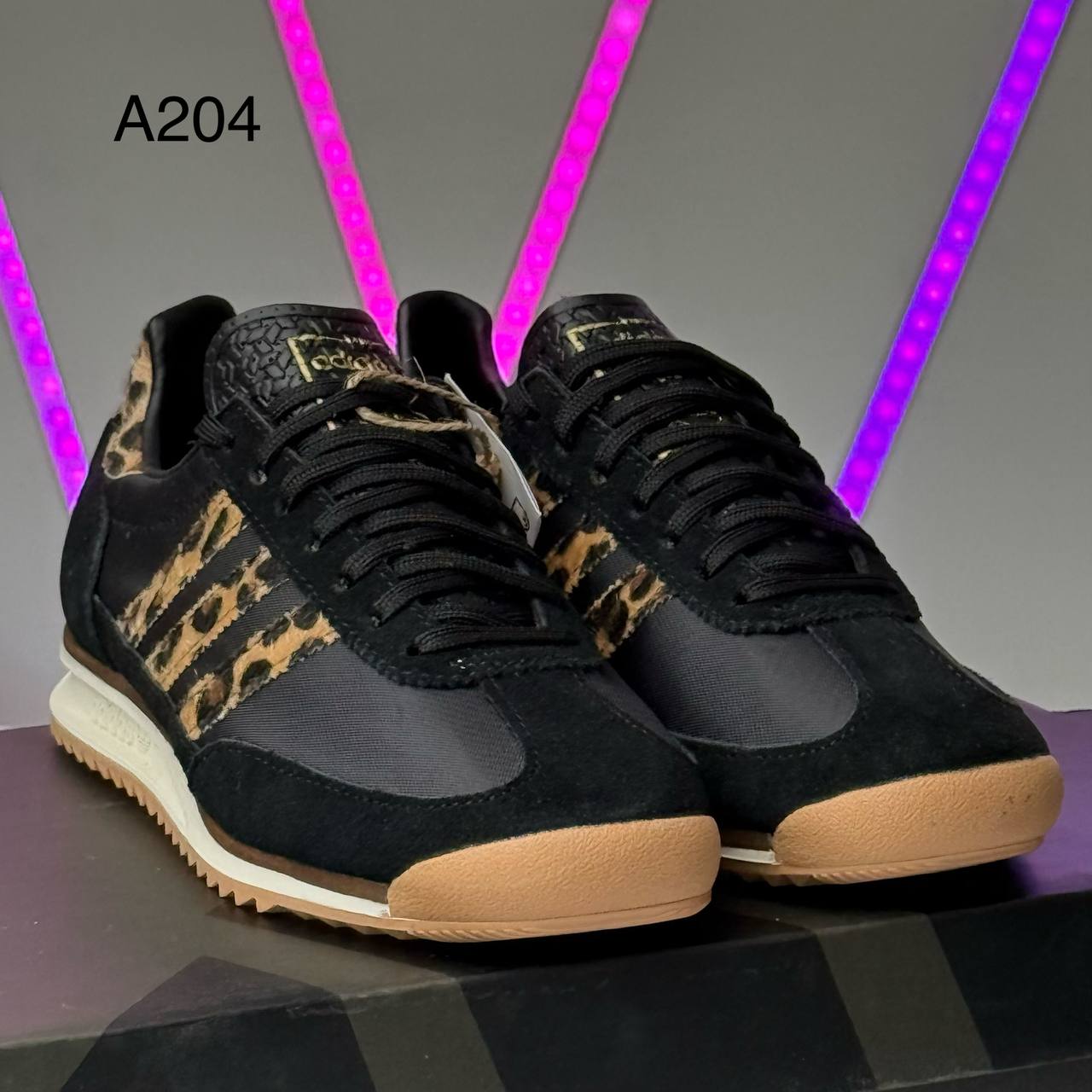 Adidas SL.72 "Black Tiger"