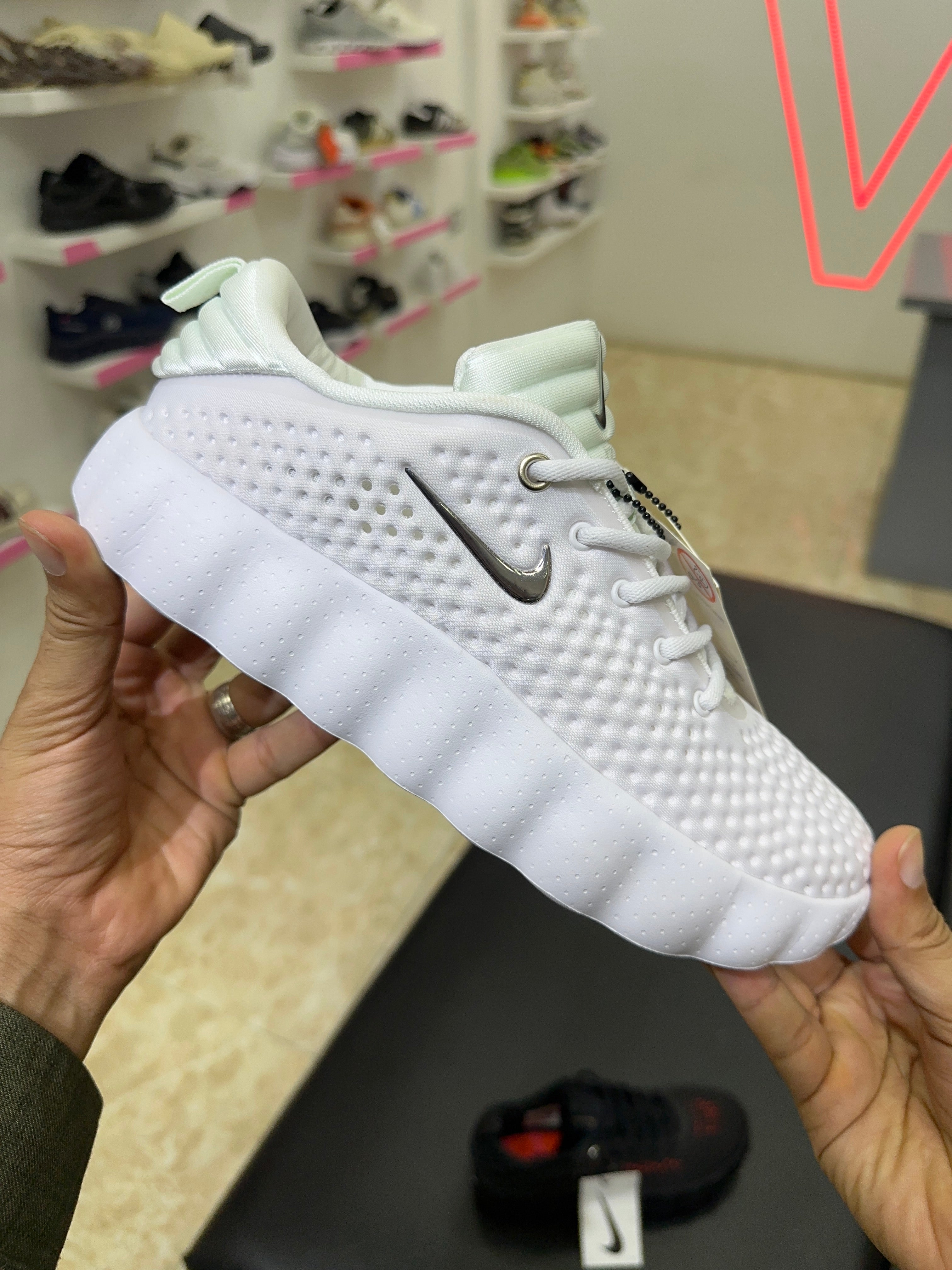 Nike Mind Sneakers "White"