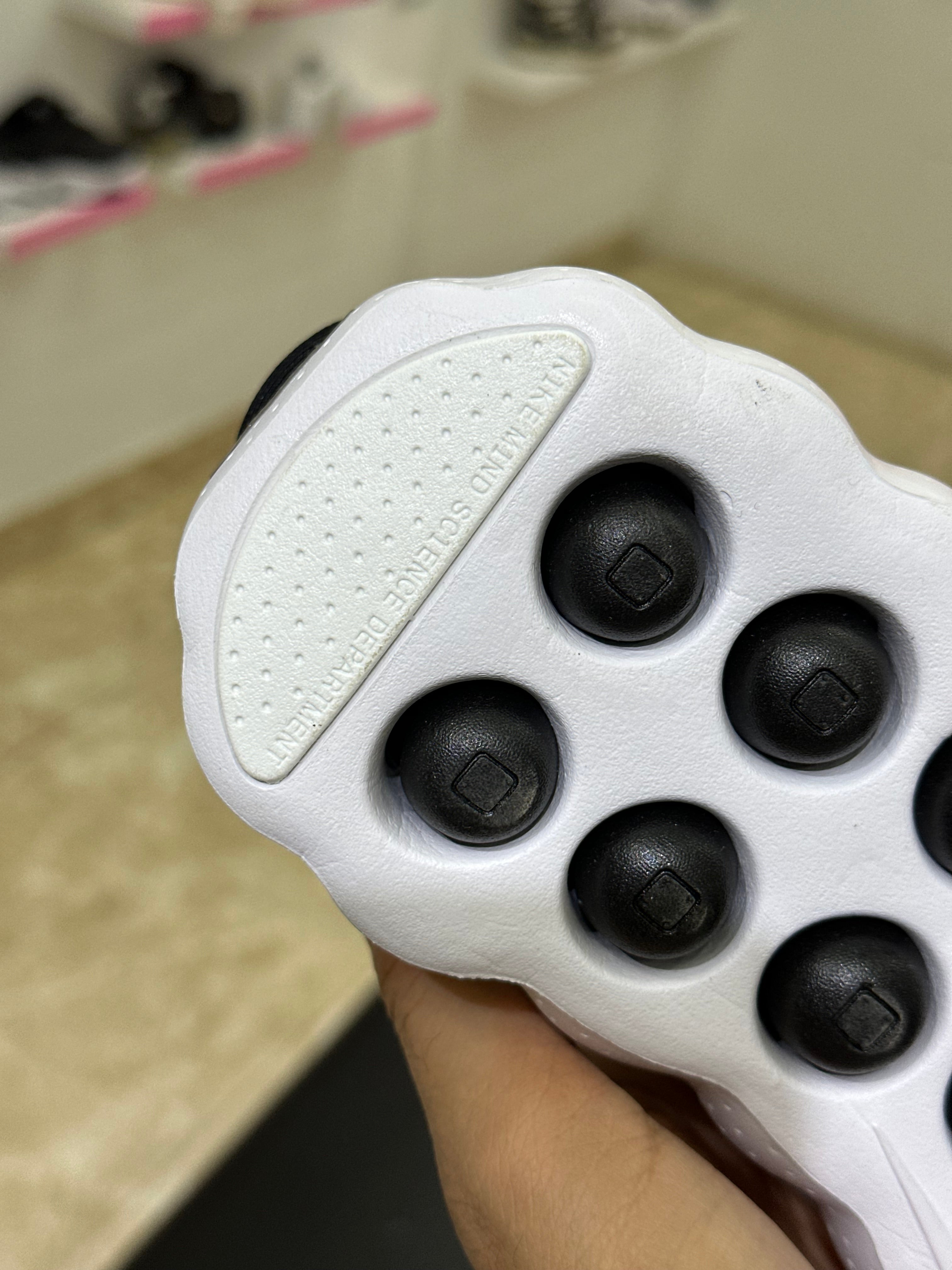 Nike Mind 002 “White Black”