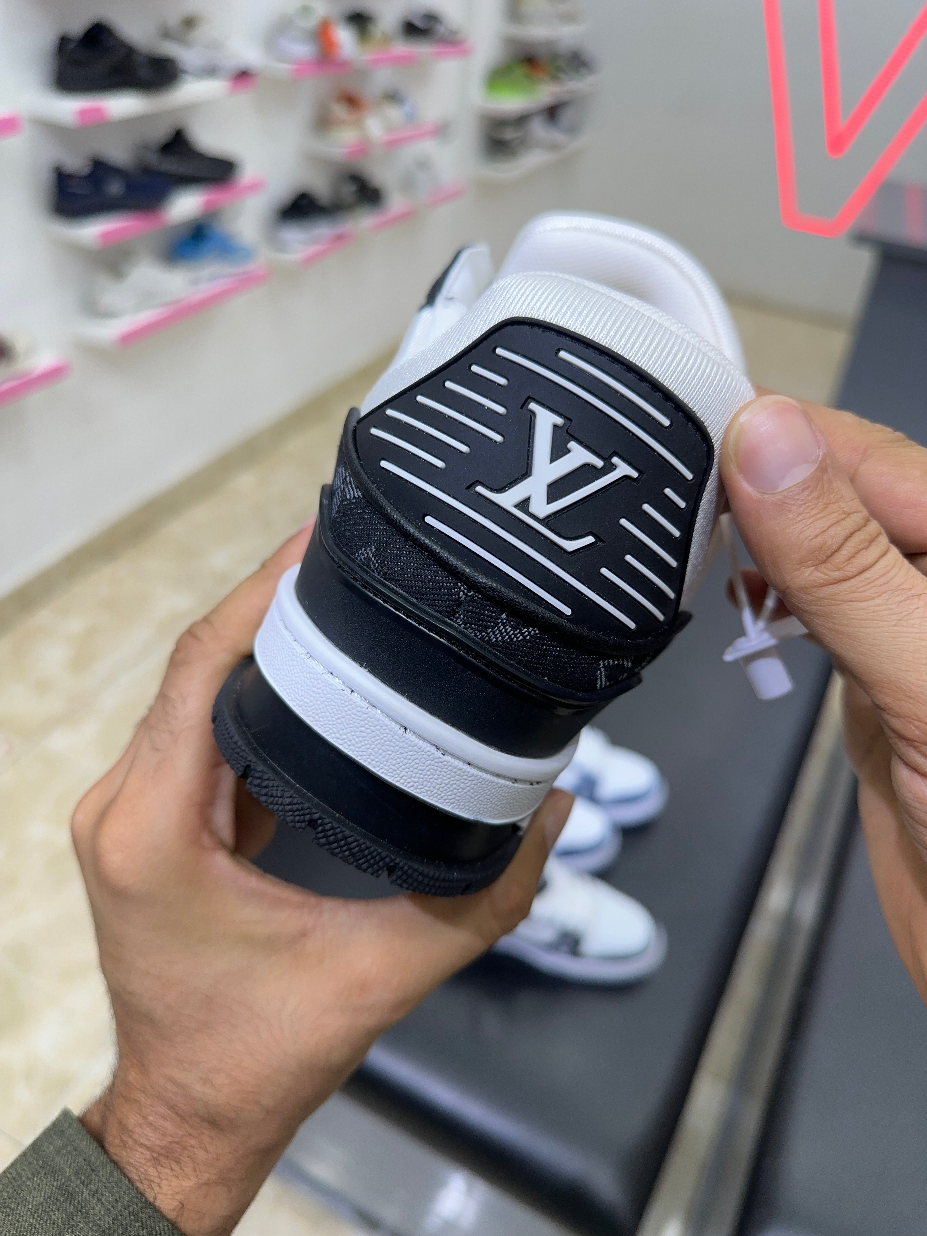 LV Trainer "Black"