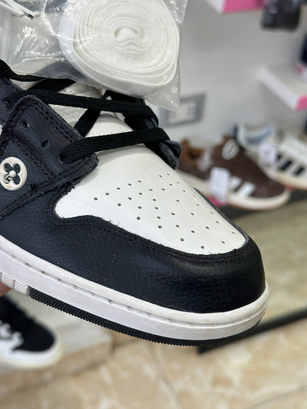 Jordan 1 Louis Vuitton