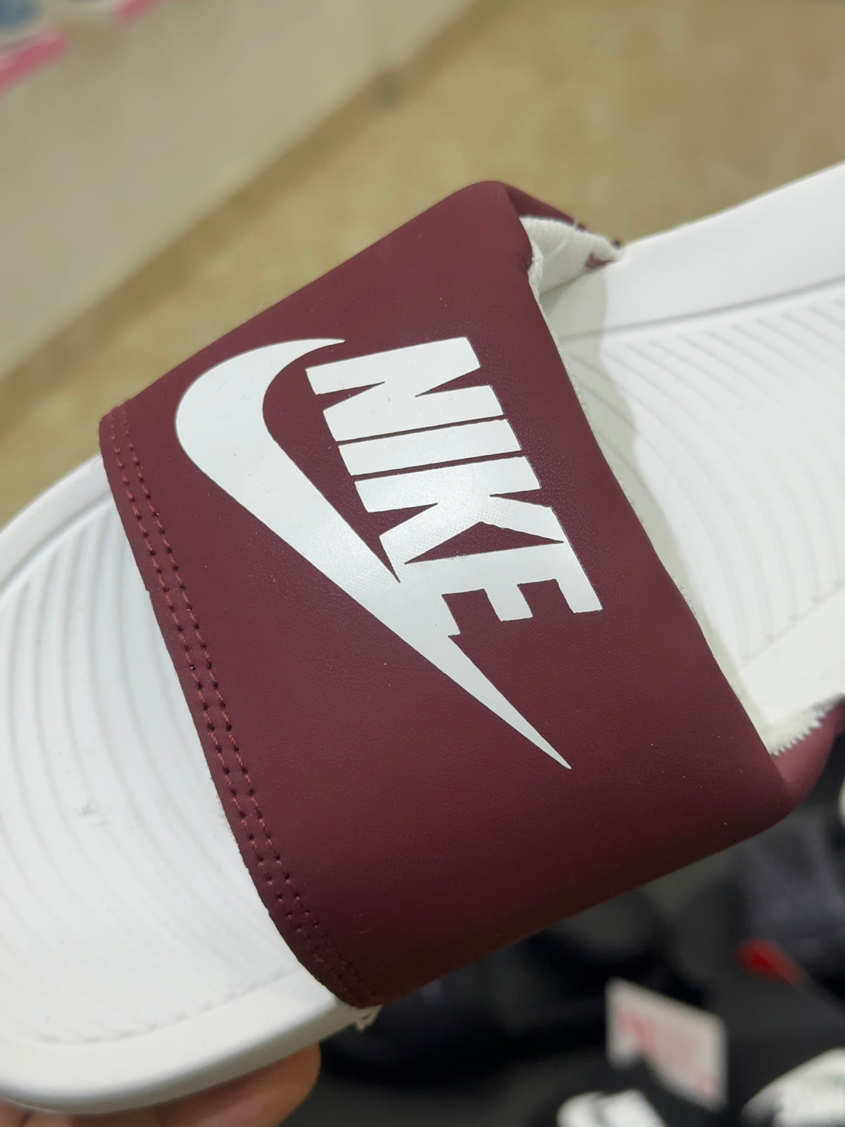 Nike Victori One (Nike Tick) - Burgandy T6