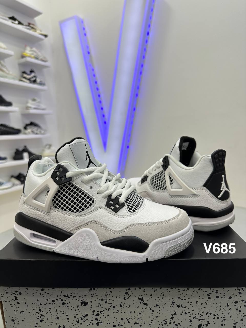 Jordan 4 “Military Black”