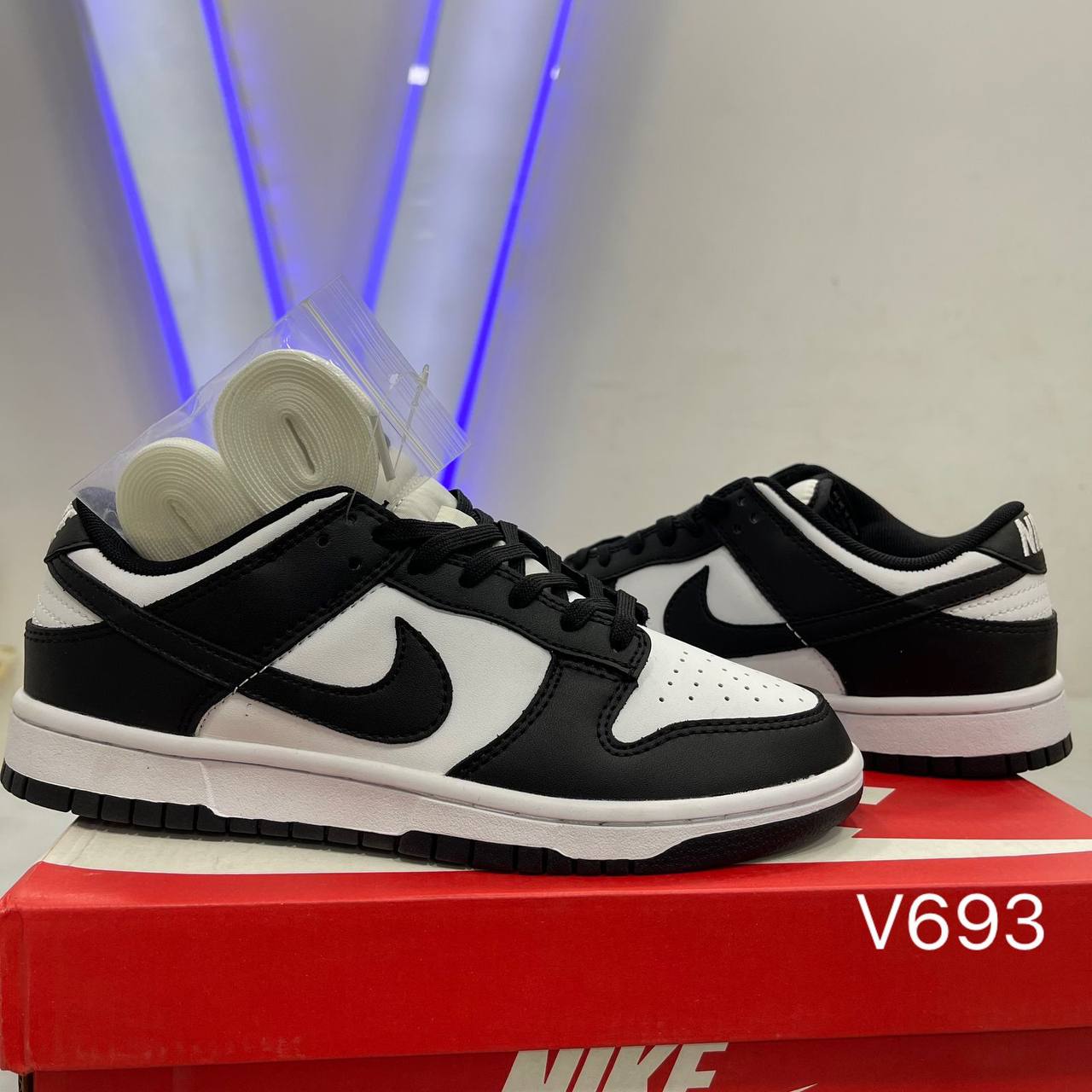 Nike SB “Panda"